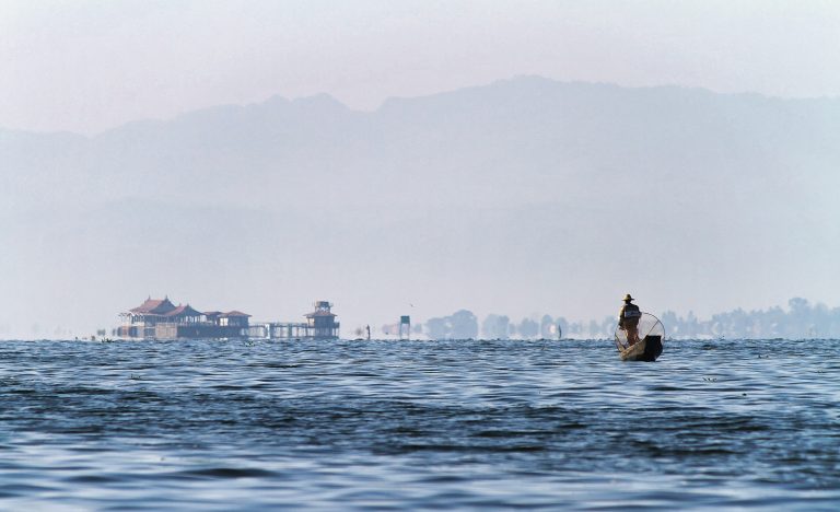 Pêcheur sur le Lac Inle (Birmanie)