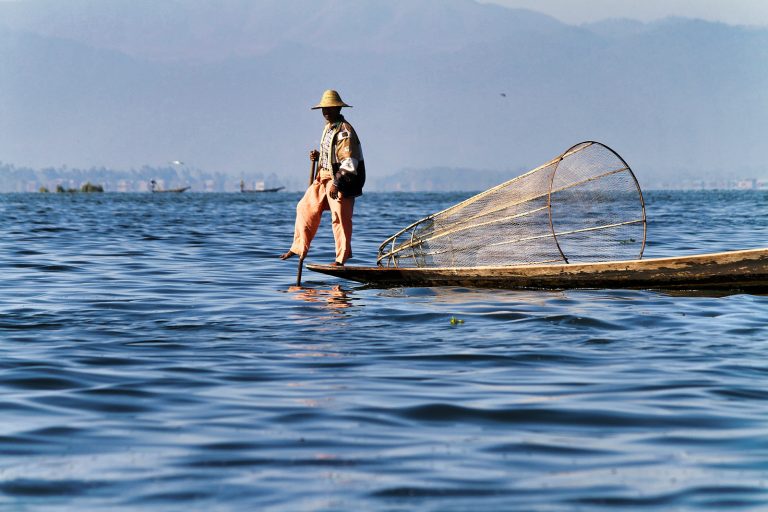 Pêcheur sur le Lac Inle (Birmanie)