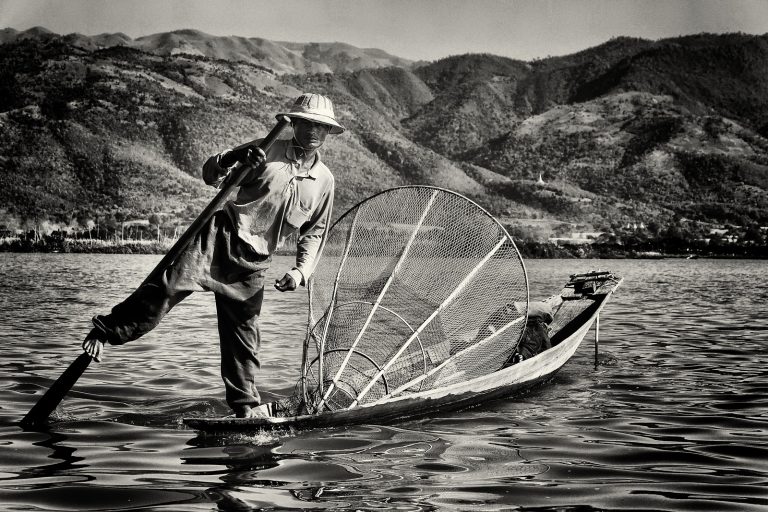 Pêcheur sur le Lac Inle (Birmanie)