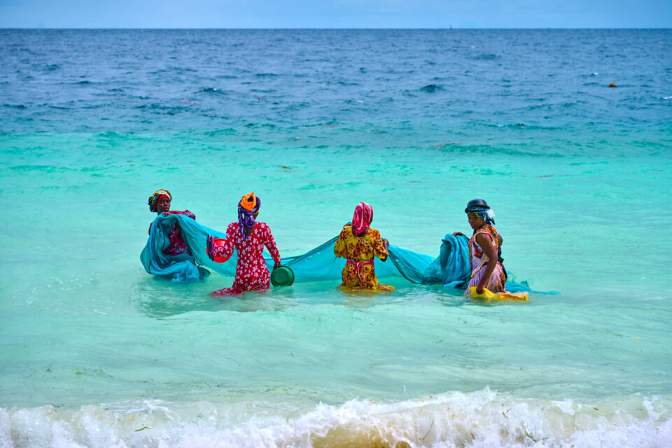 Pêcheuses à Zanzibar Nungwe